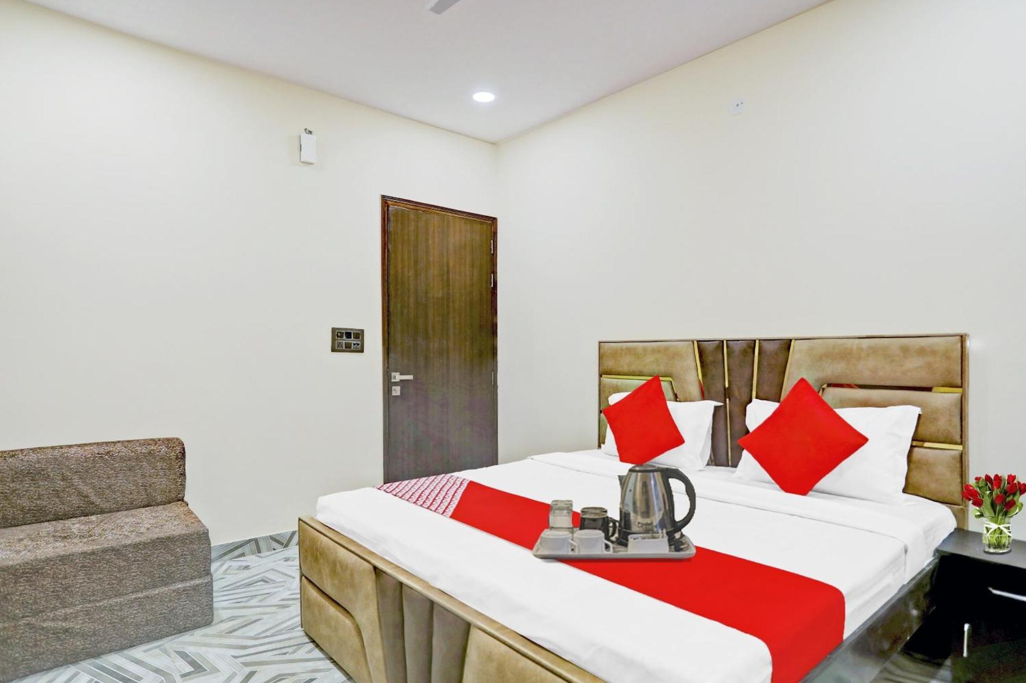 Hotel O Royal Lotus Stay Near Ip Extension Metro Station New Delhi Exterior photo